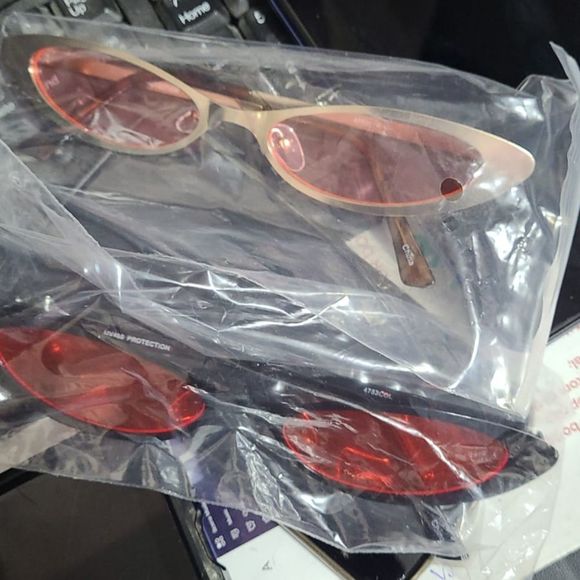 BRAND NEW 2019 XSMALL CAT EYE STYLE SUNGLASSES - Picture 3 of 4